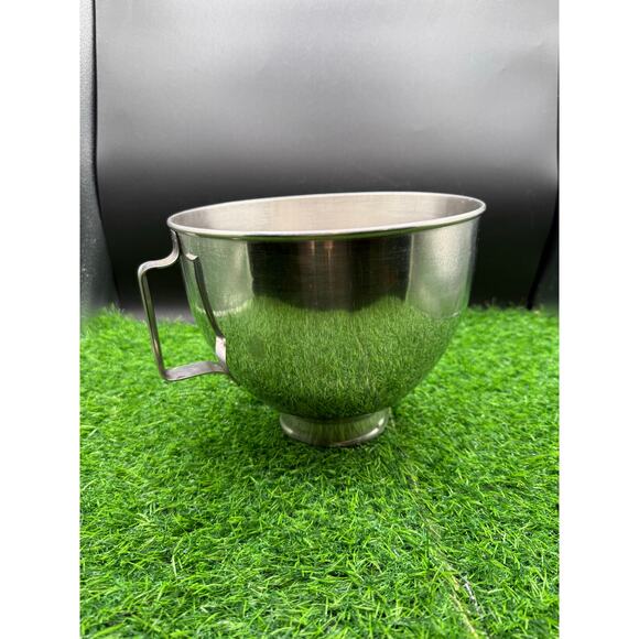 KitchenAid 4.5-Quart Stainless Steel Mixing Bowl with Handle – K45 - Picture 3 of 7